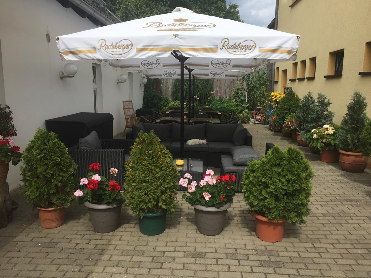 Hotel Schuetzenhaus Bruck  Bagian luar foto
